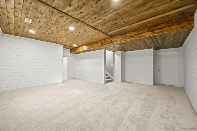 a view of empty room