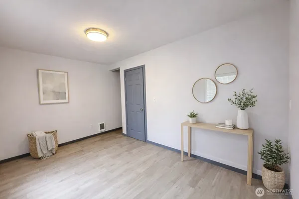 $469,900 | 328-330 South Division Street, Auburn, WA 98001