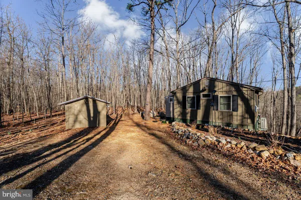 $298,000 | 345 Wildwood Lane, Shenandoah, VA 22849