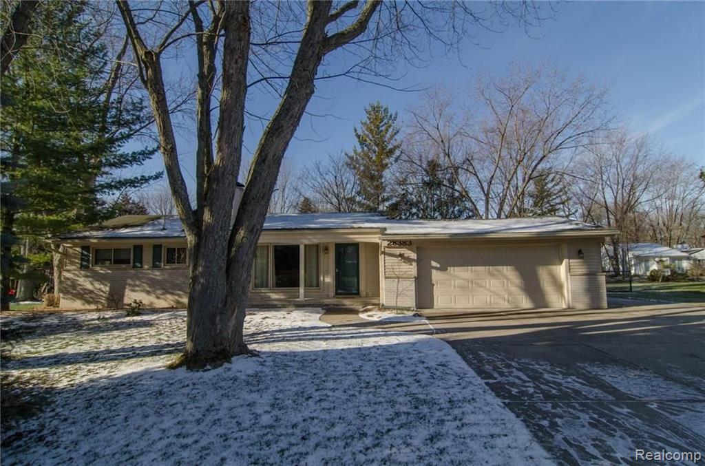 28383 Westerleigh Road Farmington Hills, MI 48334 - Photo 1 of 18