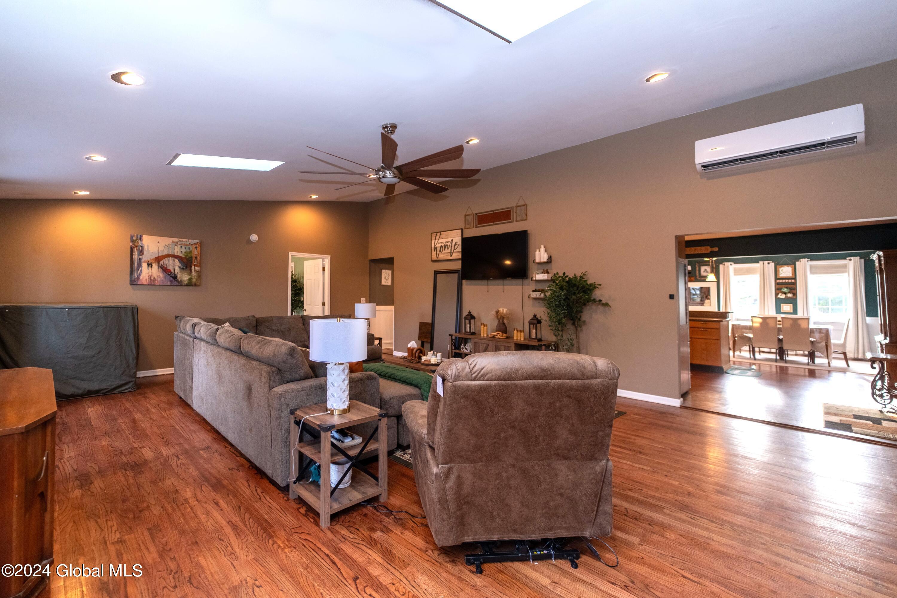 362 Eastline Road Malta, NY 12019 - Photo 11 of 45 009