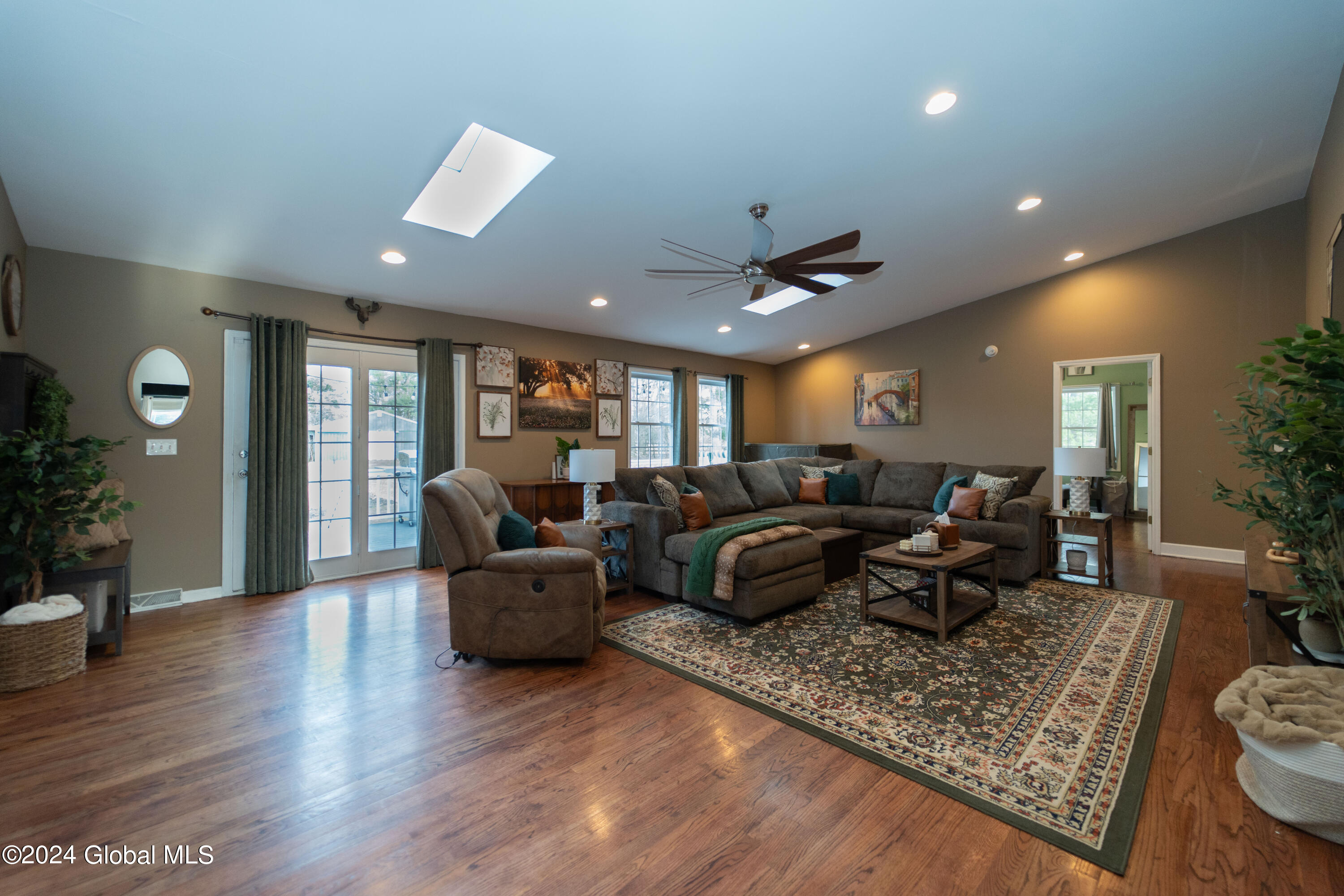 362 Eastline Road Malta, NY 12019 - Photo 10 of 45 008