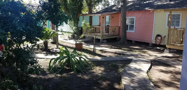 $1,150 | 4418 Avenue P 1/2, Unit 3, Galveston, TX 77550