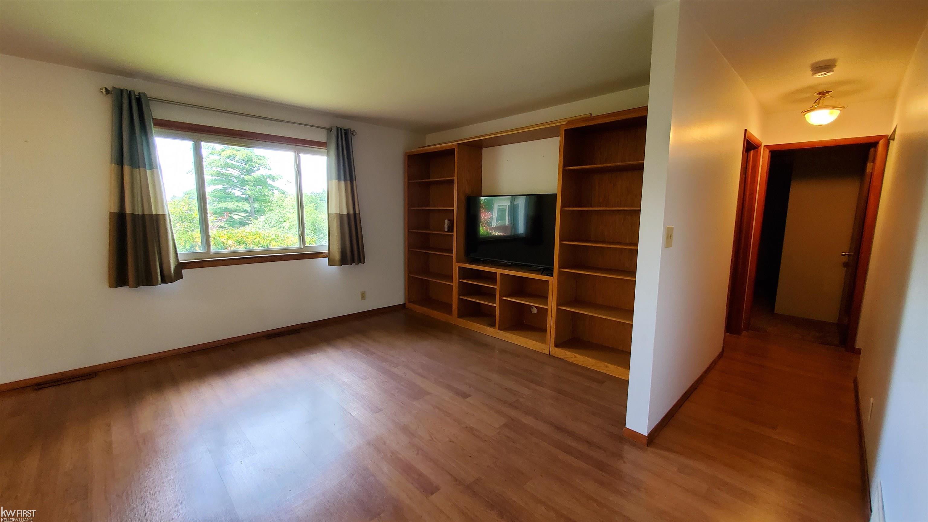 4284 Atlas Road Davison, MI 48423 - Photo 3 of 41 50114168-2.JPG