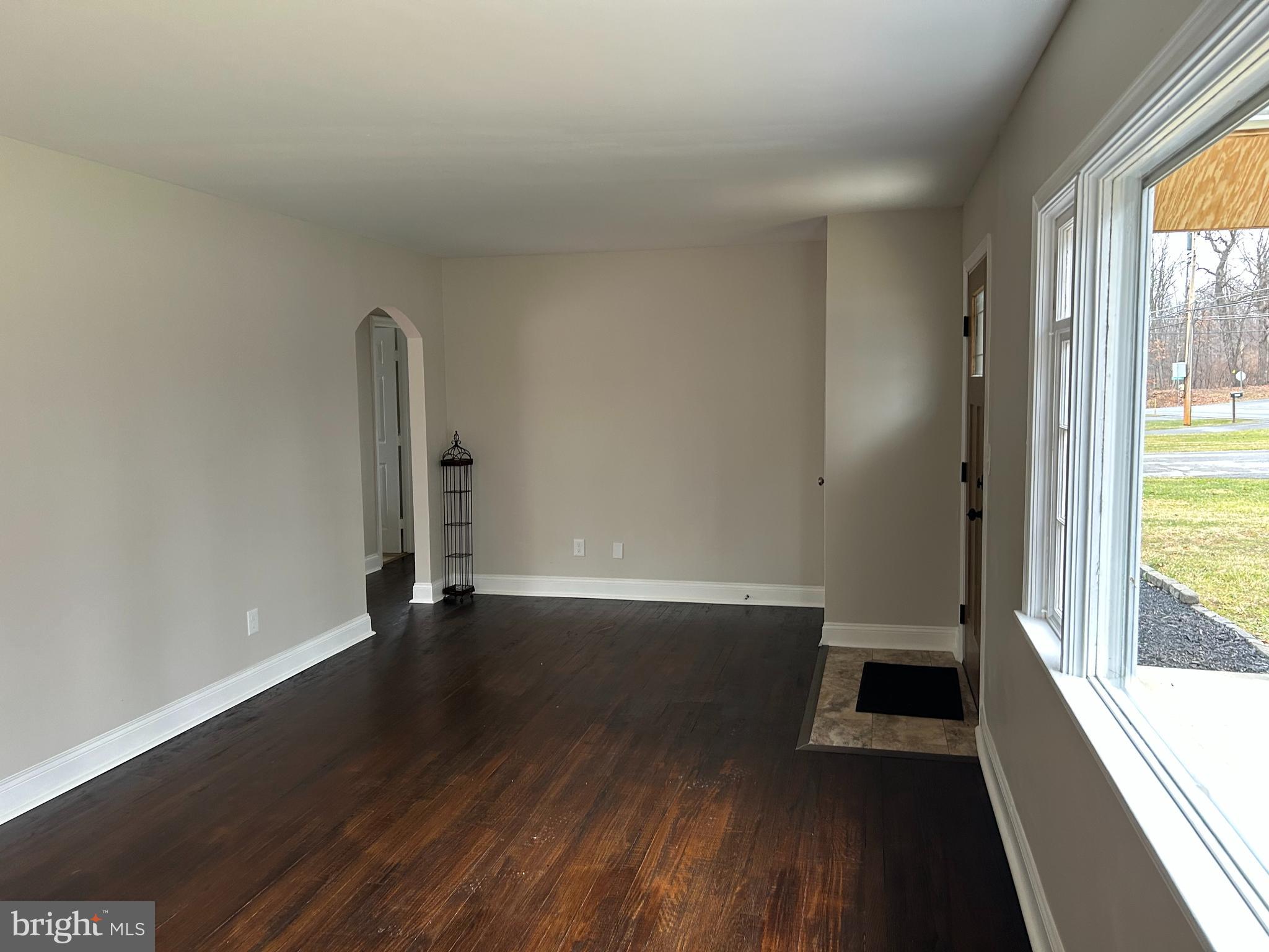 834 Hughes Shop Road Westminster, MD 21158 - Photo 4 of 35 LR w/ wood floor