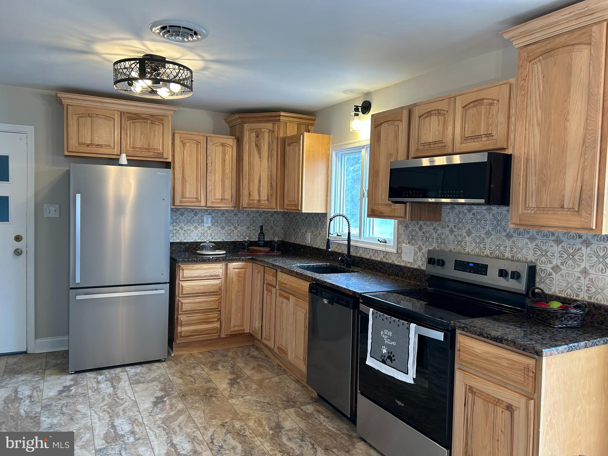 834 Hughes Shop Road Westminster, MD 21158 - Photo 7 of 35 Kitchen w/ new SS appliances