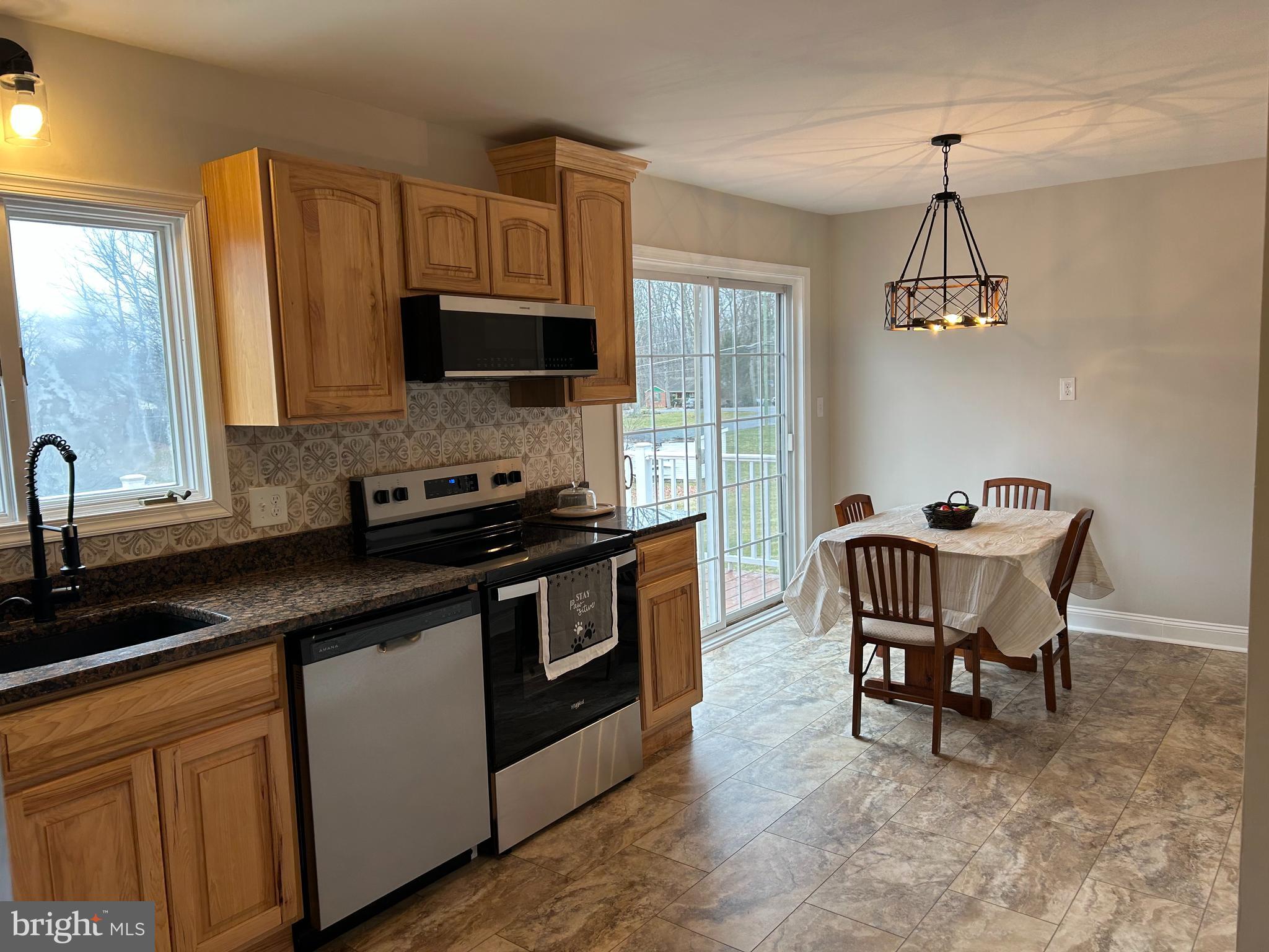 834 Hughes Shop Road Westminster, MD 21158 - Photo 10 of 35 Kitchen/DR