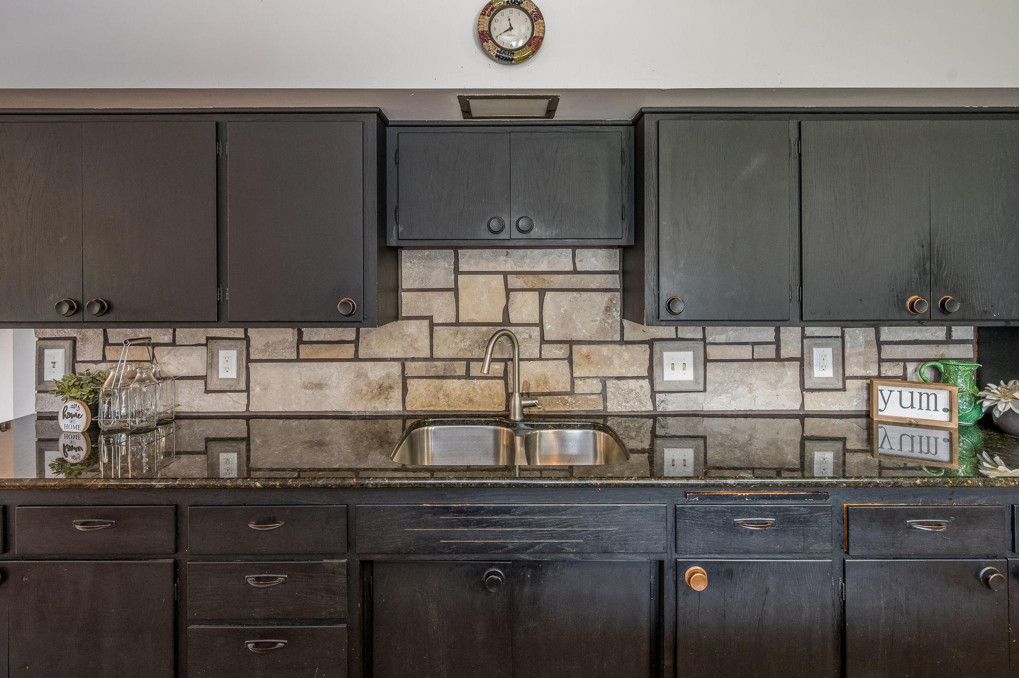 320 South Waterville Avenue Le Center, MN 56057 - Photo 12 of 44