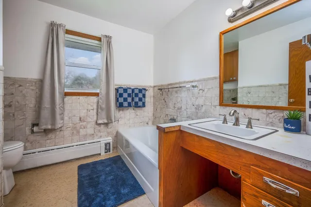 $245,000 | 320 South Waterville Avenue, Le Center, MN 56057