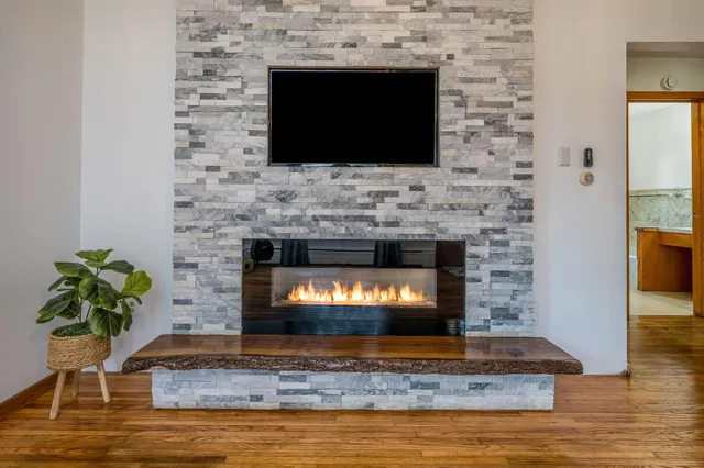 $245,000 | 320 South Waterville Avenue, Le Center, MN 56057