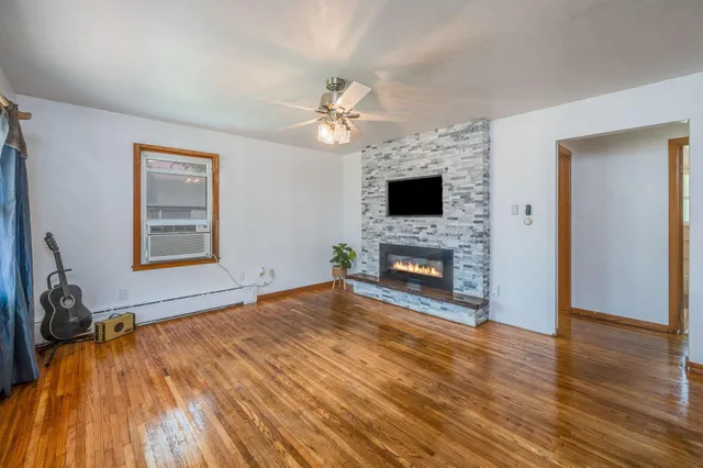 $245,000 | 320 South Waterville Avenue, Le Center, MN 56057