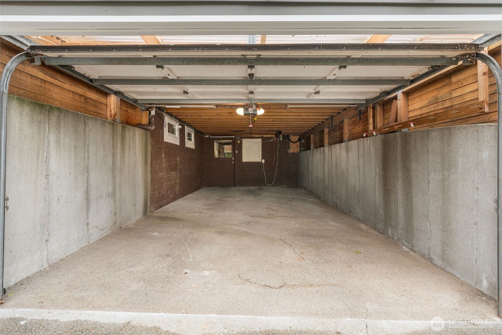 170 Lynn Street Seattle, WA 98109 - Photo 30 of 40 a view of entryway