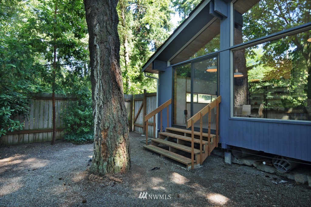 9750 Sand Point Way Northeast Seattle, WA 98115 - Photo 1 of 1 Gallery Image 1