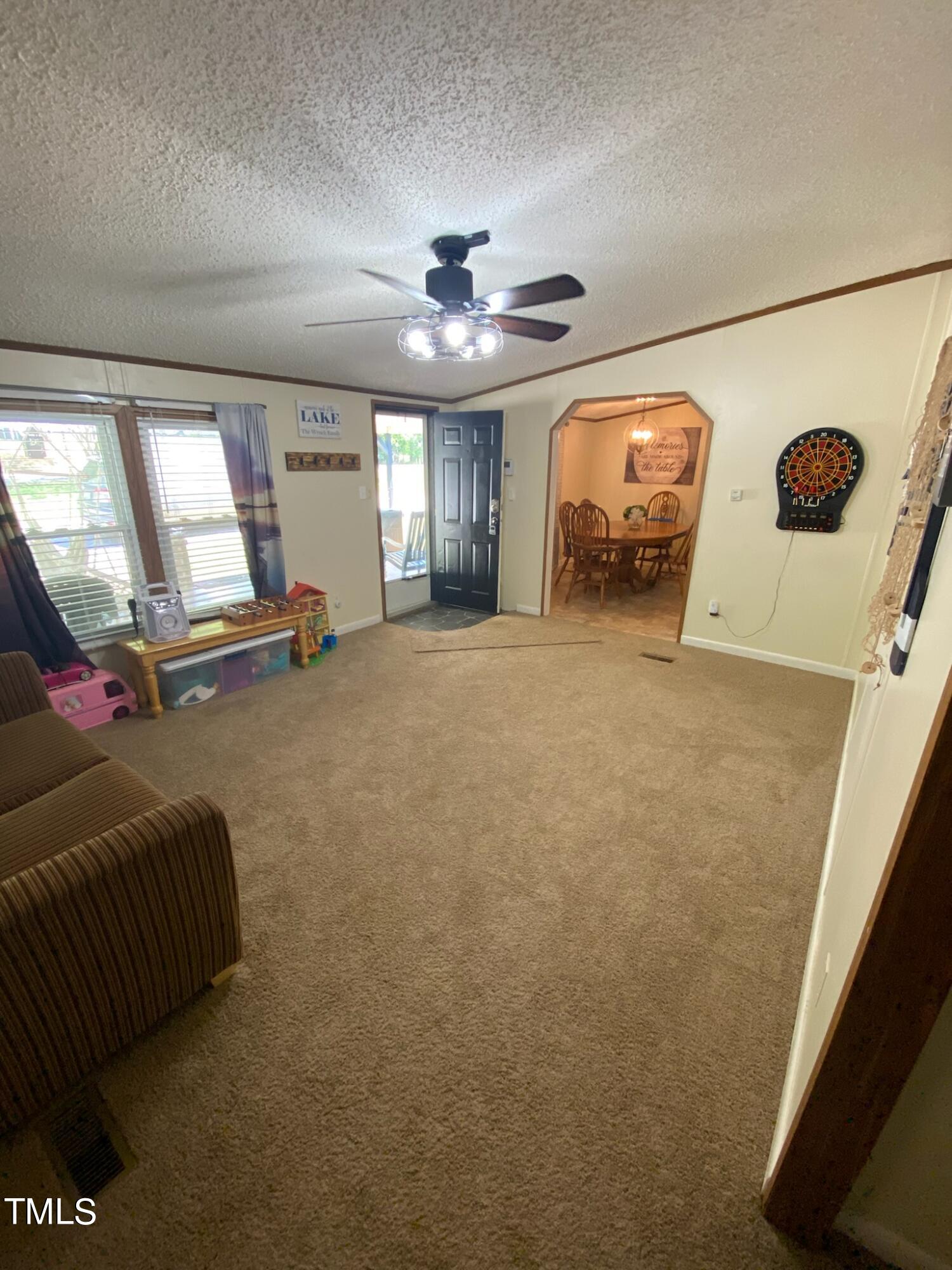 194 Waters Edge Road Henderson, NC 27537 - Photo 13 of 33 Family Room