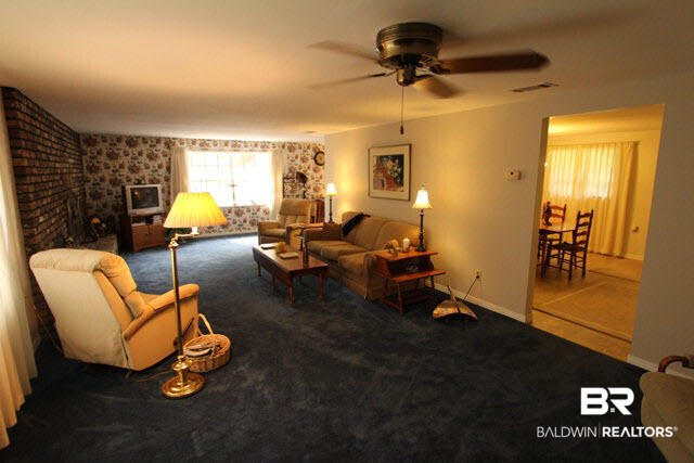 33811 Lost River Road Seminole, AL 36574 - Photo 10 of 24 Living Room