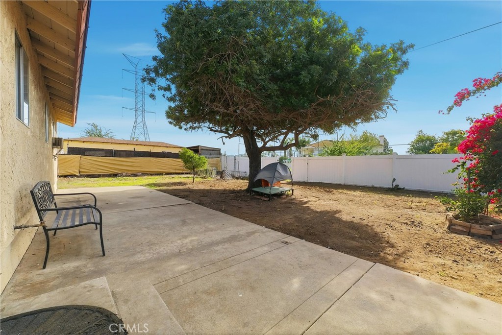 16716 East Renwick Road Azusa, CA 91702 - Photo 24 of 31 a view of backyard with swimming pool and sitting area