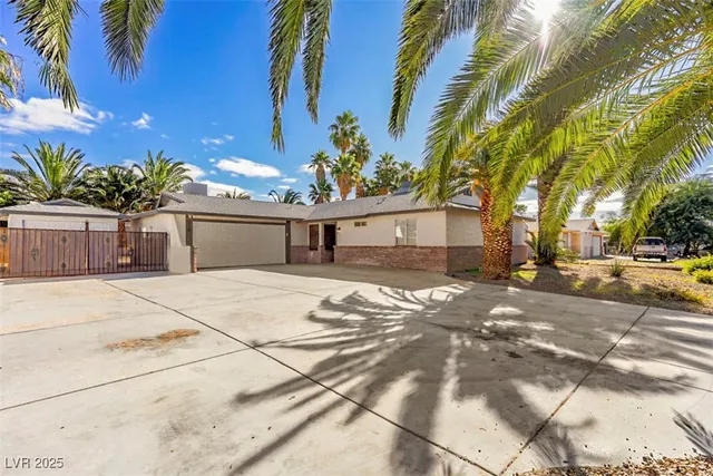 $420,000 | 720 North Sloan Lane, Las Vegas, NV 89110