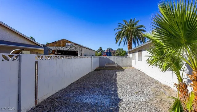 $420,000 | 720 North Sloan Lane, Las Vegas, NV 89110