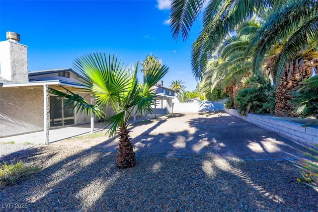 $420,000 | 720 North Sloan Lane, Las Vegas, NV 89110