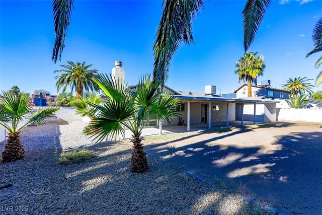 $420,000 | 720 North Sloan Lane, Las Vegas, NV 89110