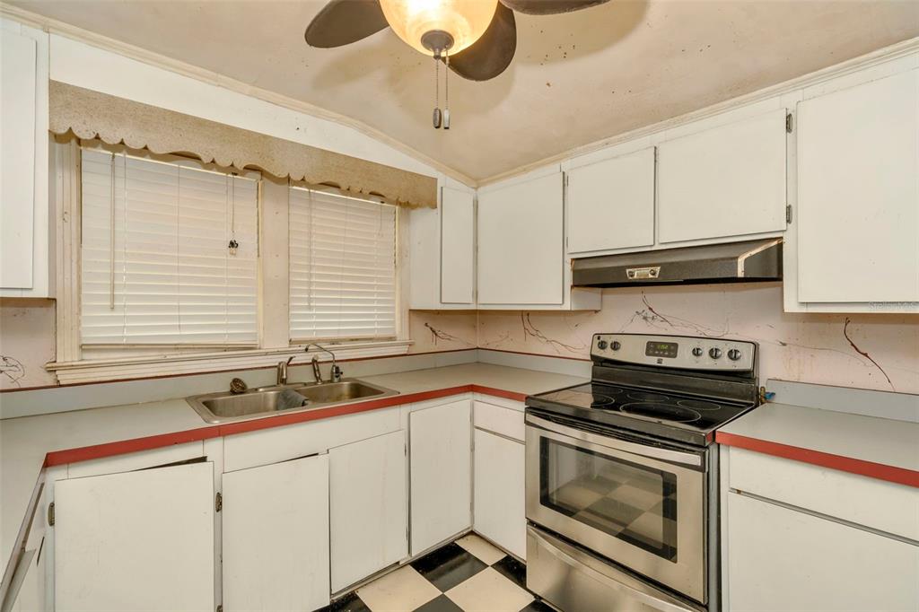 3232 Moores Lake Road Dover, FL 33527 - Photo 12 of 47
