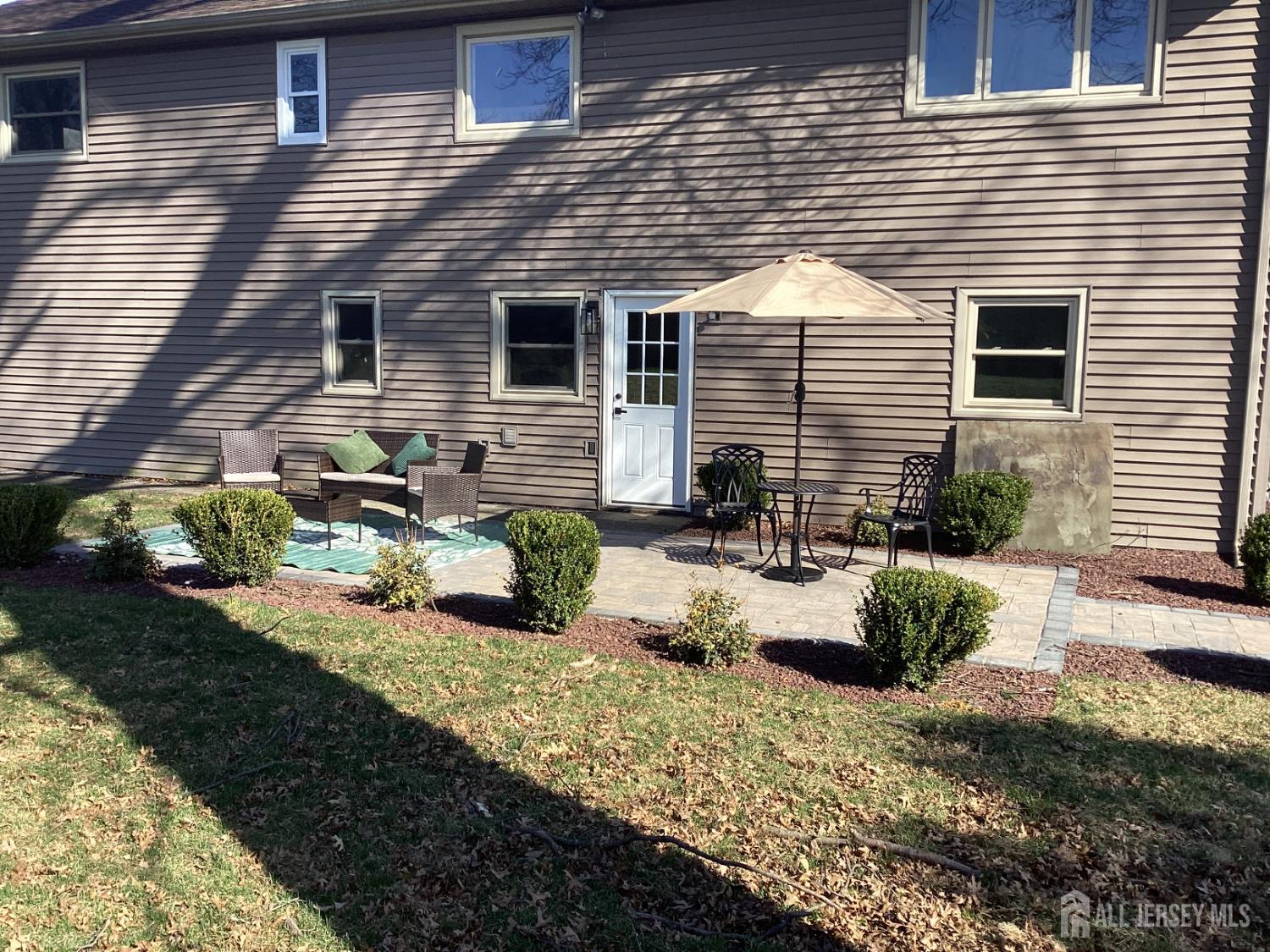 17 Wellington Road East Brunswick, NJ 08816 - Photo 2 of 25