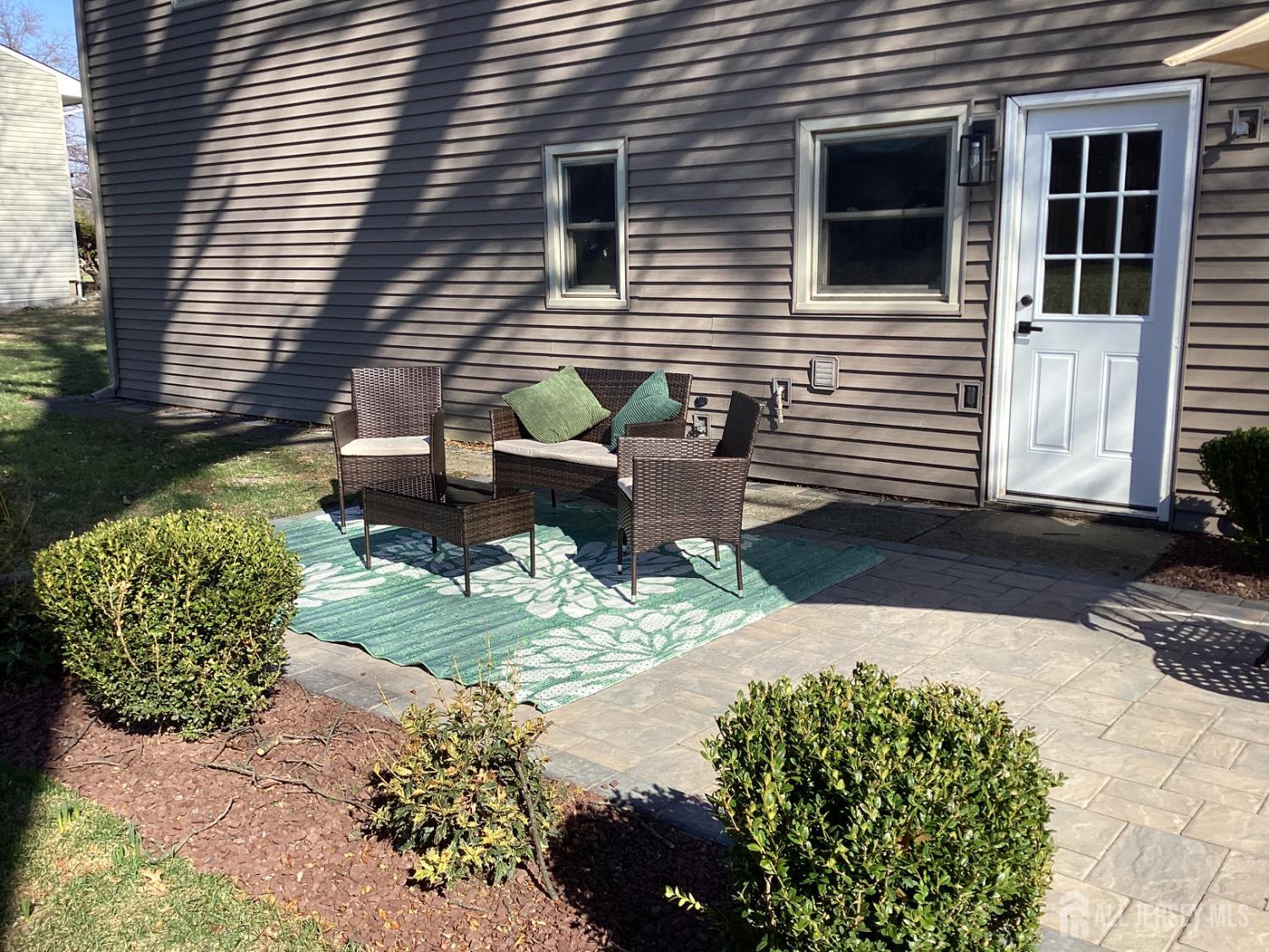 17 Wellington Road East Brunswick, NJ 08816 - Photo 3 of 25