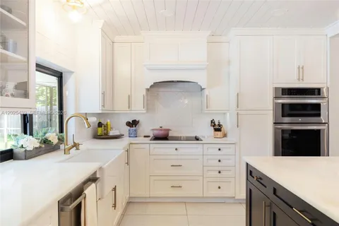 $1,490,000 | 14700 Sailfish Drive, Coral Gables, FL 33158