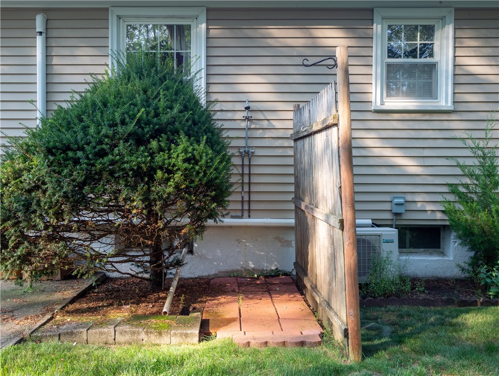 77 Drybrook Road Warwick, RI 02889 - Photo 28 of 32 Gallery Image 28