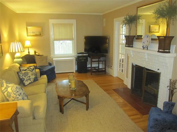 16 Fells Road Wellesley, MA 02482 - Photo 5 of 27