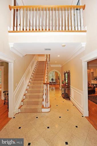 2210 Windsor Road Alexandria, VA 22307 - Photo 2 of 30 Entrance / Foyer