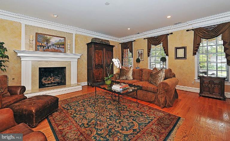 2210 Windsor Road Alexandria, VA 22307 - Photo 16 of 30 Family Room #3