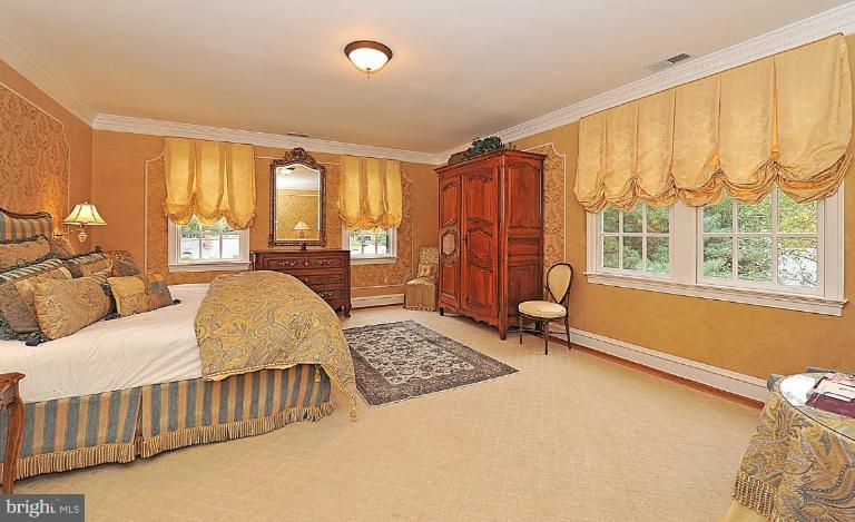 2210 Windsor Road Alexandria, VA 22307 - Photo 17 of 30 Master Bedroom