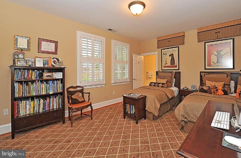 2210 Windsor Road Alexandria, VA 22307 - Photo 21 of 30 Bedroom #2