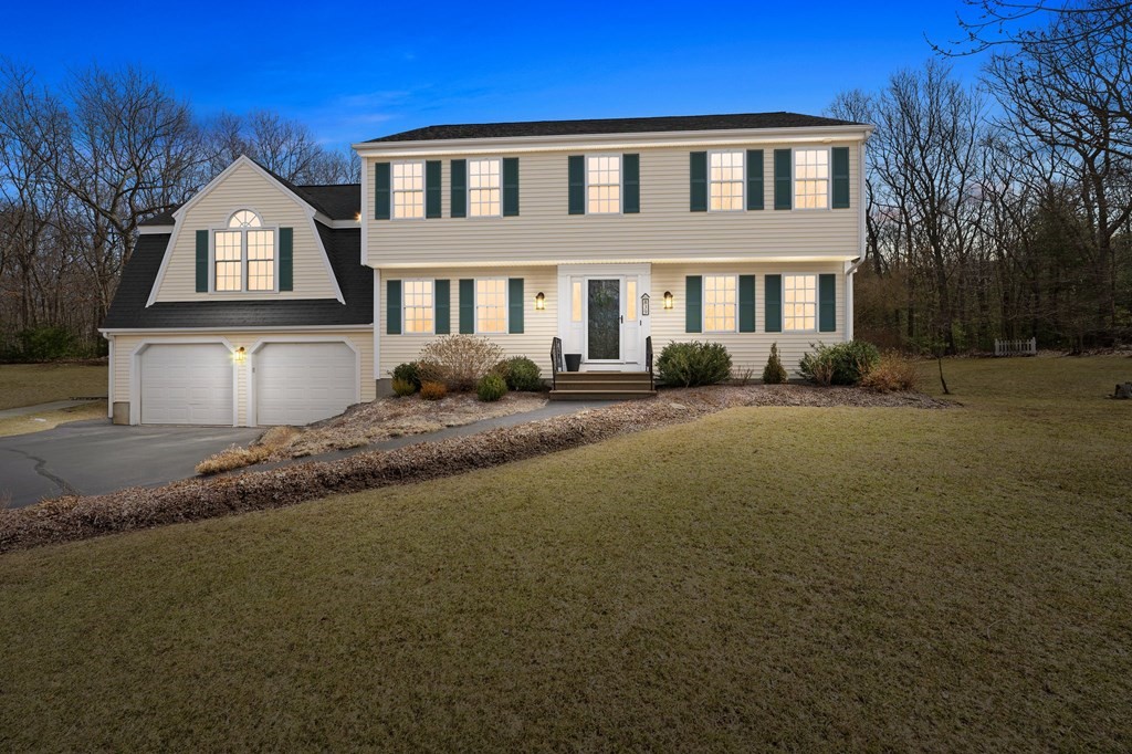 39 Chamberlain Road Uxbridge, MA 01569 - Photo 1 of 42 Gallery Image 1