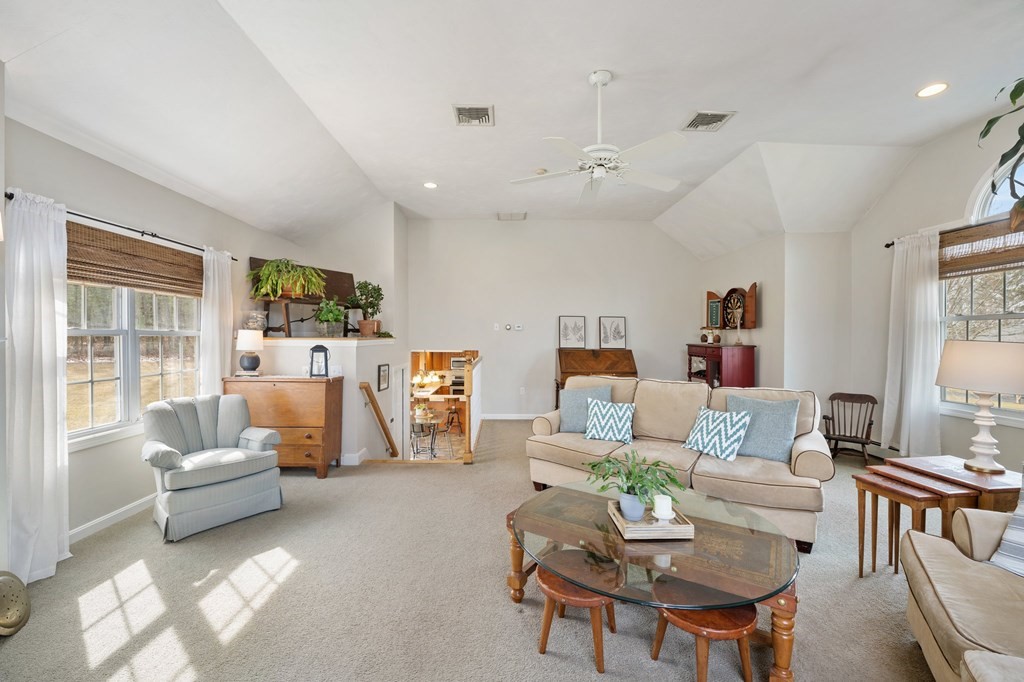 39 Chamberlain Road Uxbridge, MA 01569 - Photo 12 of 42 Gallery Image 12