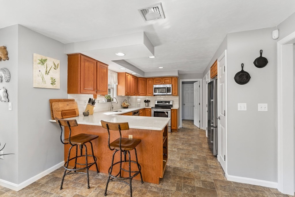39 Chamberlain Road Uxbridge, MA 01569 - Photo 14 of 42 Gallery Image 14
