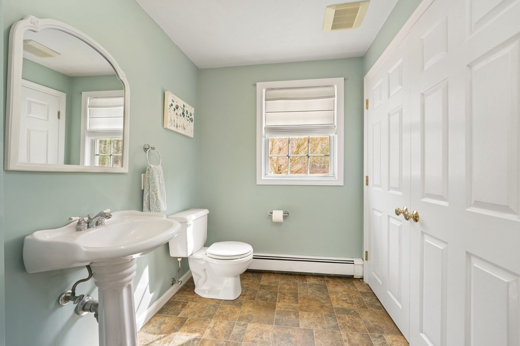 39 Chamberlain Road Uxbridge, MA 01569 - Photo 17 of 42 Gallery Image 17