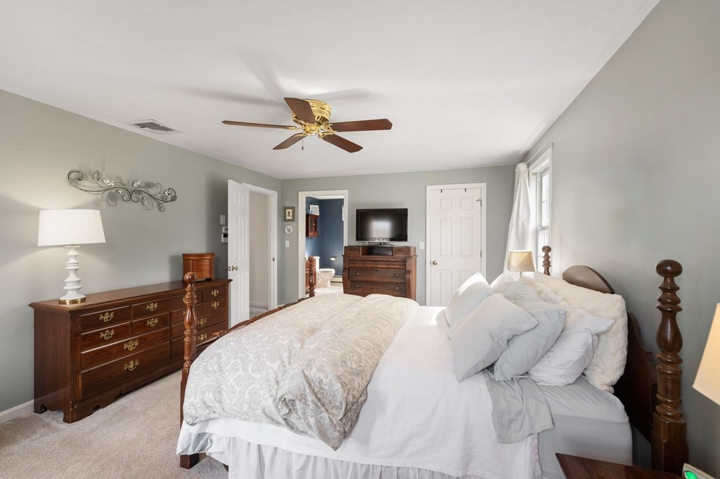 39 Chamberlain Road Uxbridge, MA 01569 - Photo 21 of 42 Gallery Image 21
