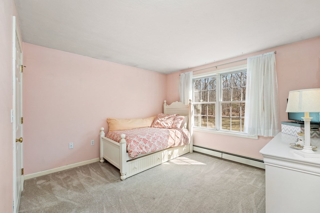 39 Chamberlain Road Uxbridge, MA 01569 - Photo 24 of 42 Gallery Image 24