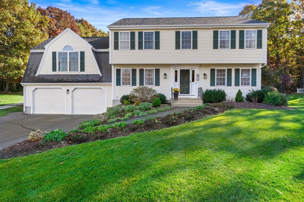 39 Chamberlain Road Uxbridge, MA 01569 - Photo 3 of 42 Gallery Image 3