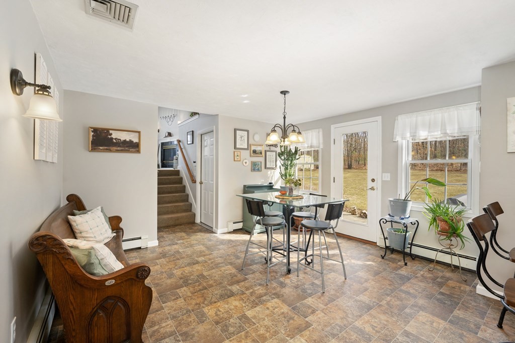 39 Chamberlain Road Uxbridge, MA 01569 - Photo 8 of 42 Gallery Image 8