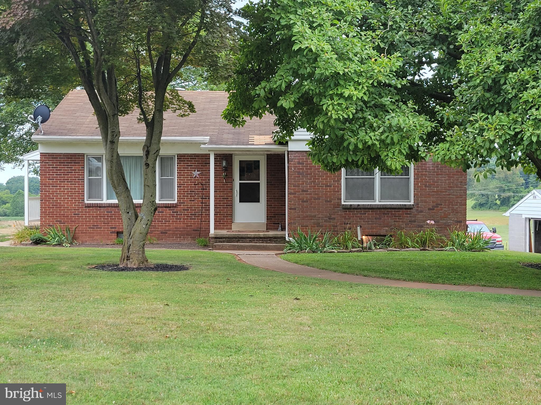 333 North Biesecker Road Thomasville, PA 17364 - Photo 1 of 53 Gallery Image 1