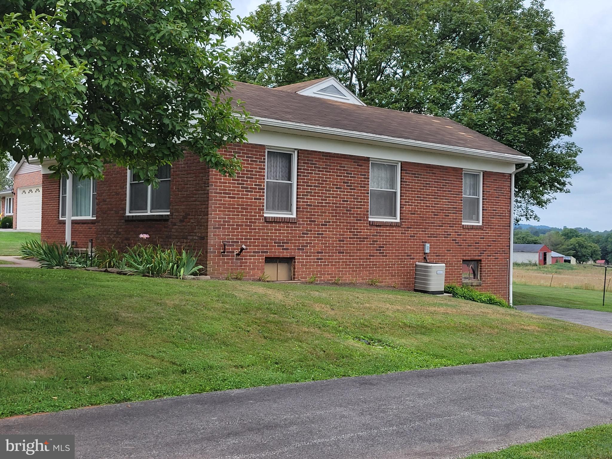 333 North Biesecker Road Thomasville, PA 17364 - Photo 5 of 53 Gallery Image 5