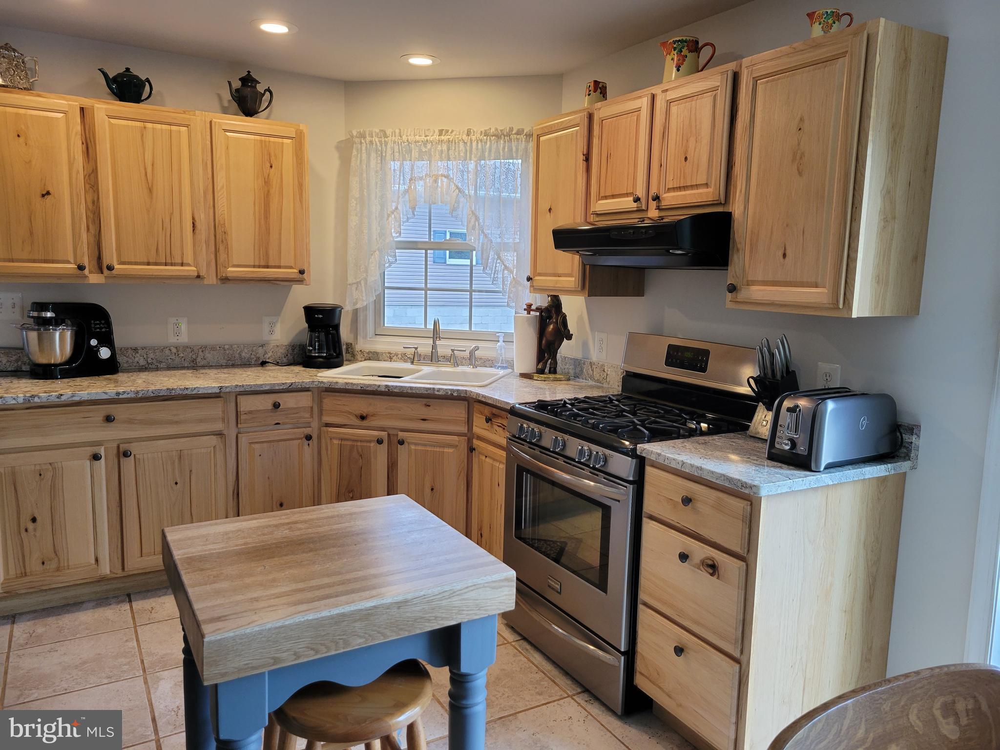 333 North Biesecker Road Thomasville, PA 17364 - Photo 8 of 53 Gallery Image 8