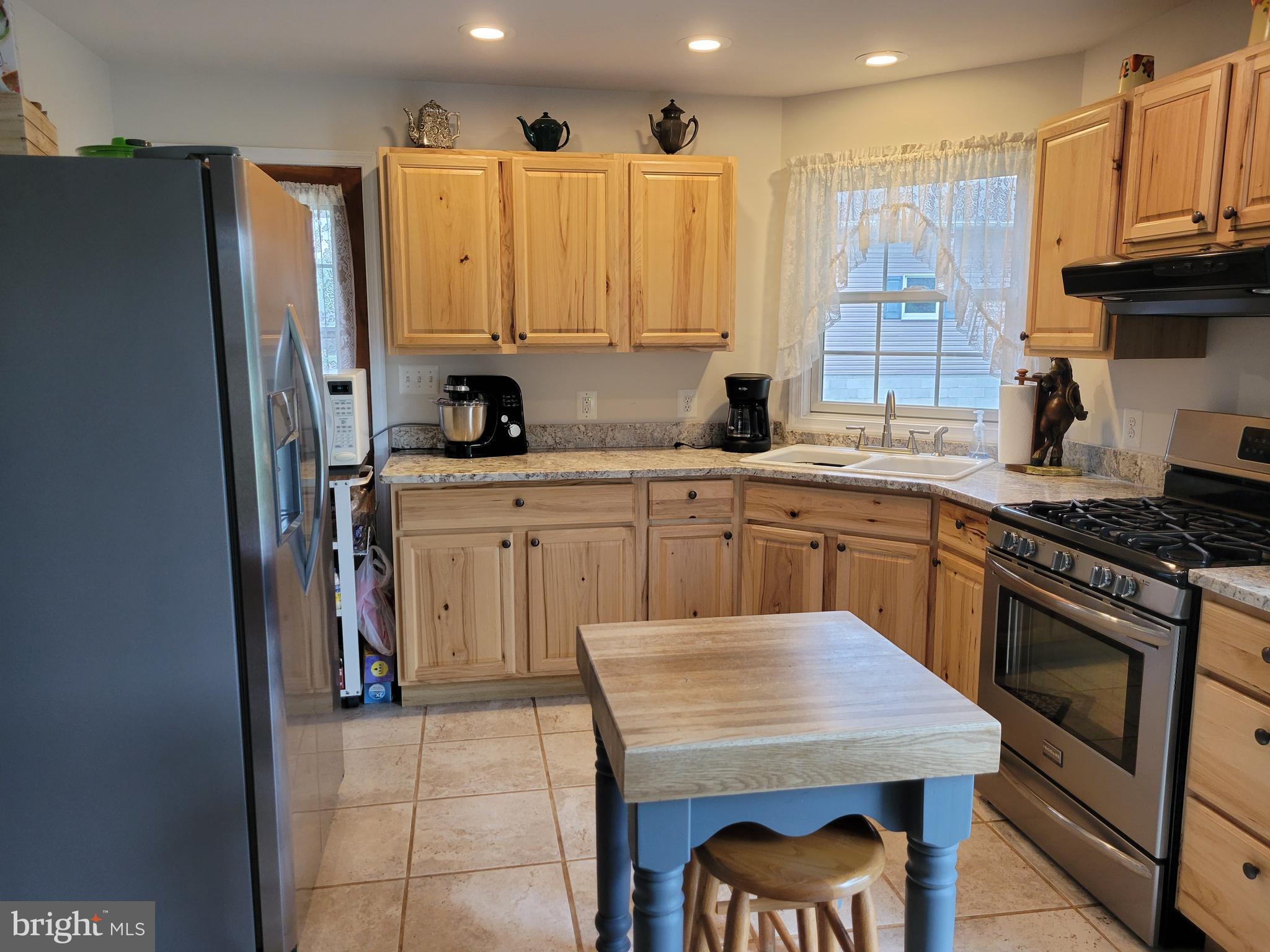 333 North Biesecker Road Thomasville, PA 17364 - Photo 9 of 53 Gallery Image 9