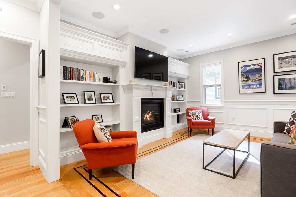 9 Bartlett Crescent, Unit 2 Brookline, MA 02446 - Photo 2 of 23