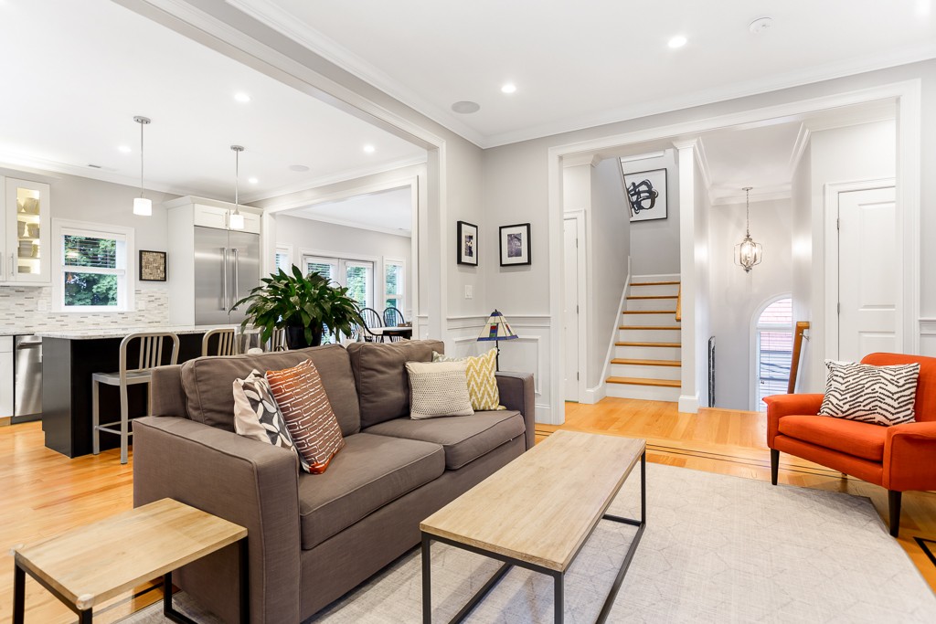 9 Bartlett Crescent, Unit 2 Brookline, MA 02446 - Photo 3 of 23