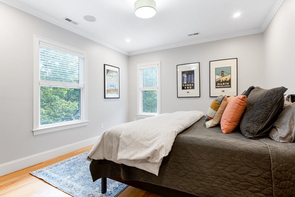 9 Bartlett Crescent, Unit 2 Brookline, MA 02446 - Photo 10 of 23