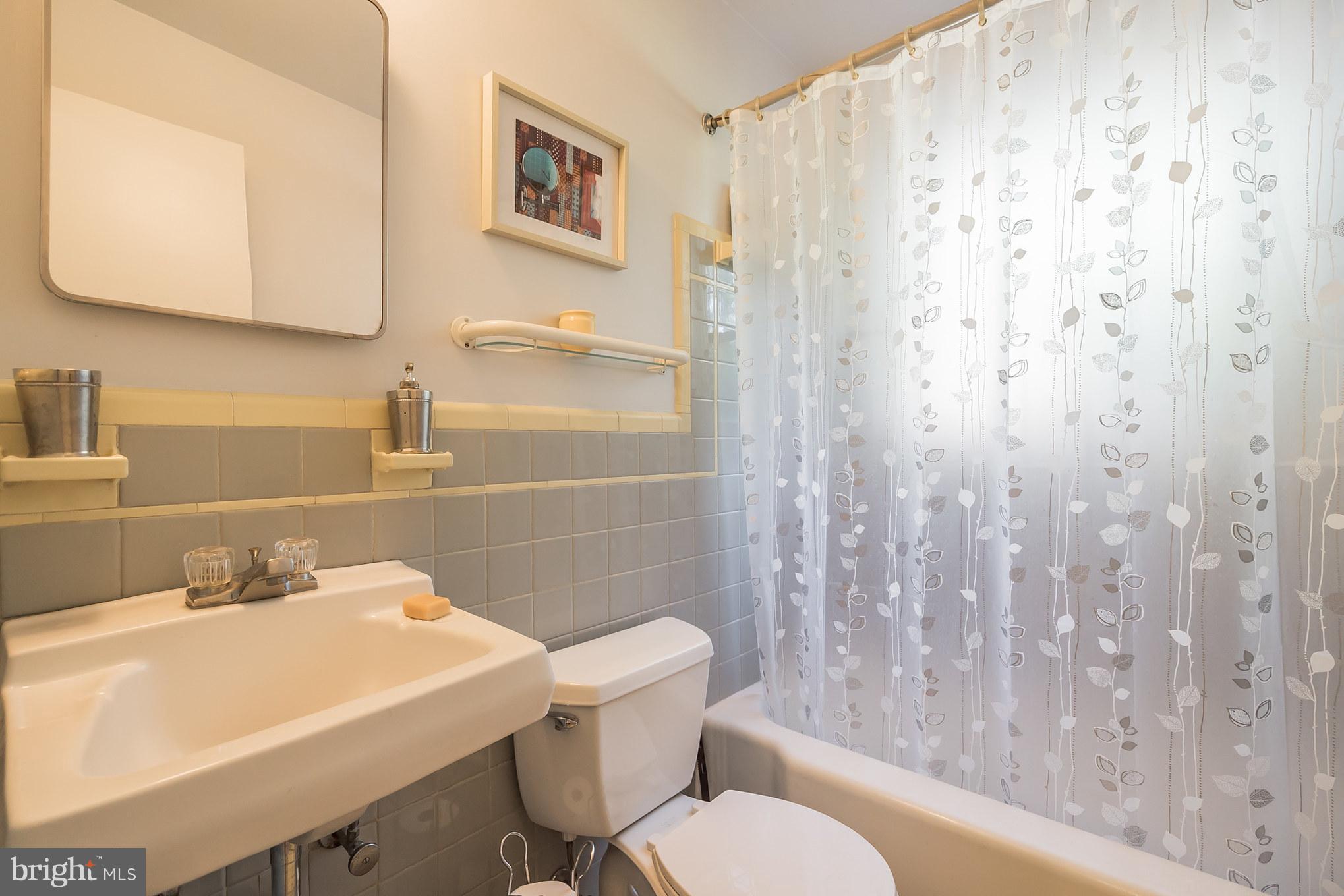 8813 Walnut Hill Road Chevy Chase, MD 20815 - Photo 13 of 30 Bath